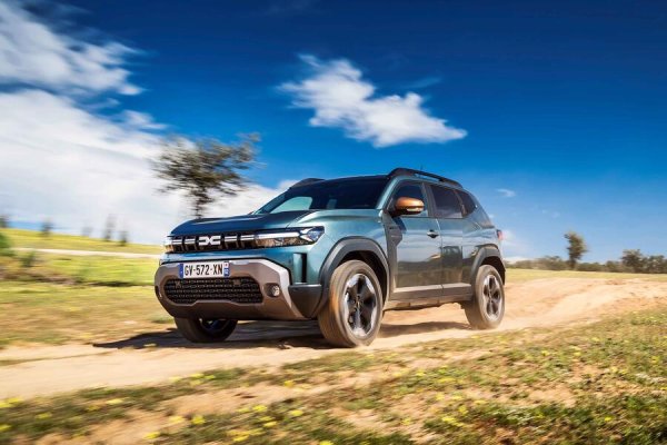 Dacia винаги е предлагала добре проектирани автомобили без излишни екстри и украшения. Оказа се, че има огромен брой клиенти, които са напълно доволни без меки пластмаси и сложни инфоразвлекателни системи, стига автомобилът да работи надеждно.

Най-големият скок напред дойде с най-новото, трето поколение Duster. Той продължава да бъде вторият най-популярен автомобил в Европа за частни купувачи, изпреварен само от своя съотборник Sandero.