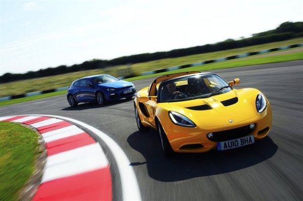 Кадри от конкурса Britain&rsquo;s Best Driver&rsquo;s Car 2010 на Аutocar. Победител е Porsche 911 GT3 RS.