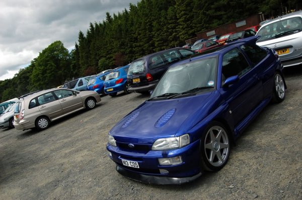 Задвижването е 4х4, а рали вариантът Ford Focus RS има в актива си 8 победи в група "А" на рали шампионата.