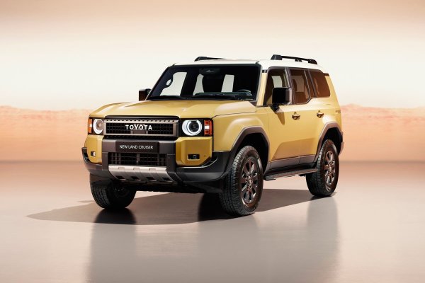 Със сигурнност голям интерес ще предизвика новата Toyota Land Cruiser, който идва у нас 5 или 7 места. Новият всъдеход е наследник на качествата на оригинала, които са превърнали името Land Cruiser в синоним на здравина, надеждност, издръжливост и способност да се справя с тежки условия.  Другата голяма премиера на щанда на Toyota ще бъде изцяло новият седан Camry. 
