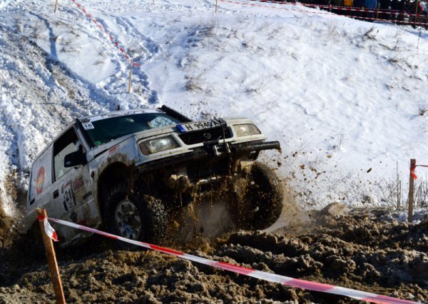 <p><strong>Сняг, кал и много мощни джипове&nbsp; </strong><br /><br />В  местността "Пчелина" край Разград се проведе офроуд състезанието  "Изгубени в Лудогорието 2012". В атрактивното шоу участваха 28  високопроходими джипа от страната.</p>