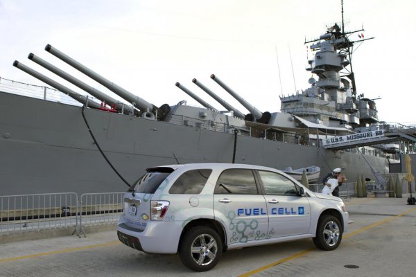 Водородни джипки Chevrolet Equinox за американската армия