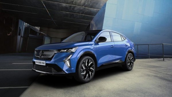 Rafale разширява гамата SUV автомобили на Renault, присъединявайки се към D сегмента (4,71 метра) с каросерия купе. Rafale има впечатляващ дизайн с ъгловати форми и ще се предлага само с хибриден двигател с мощност 200 к.с.
