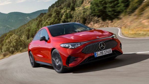 Дълго чаканото ново поколение електрическо задвижване при Mercedes дебютира първо при компактния CLA. Тук вече става дума предимно за чисти продажби, защото нуждите на дилърите от тестови коли бяха задоволени още миналата есен. 

