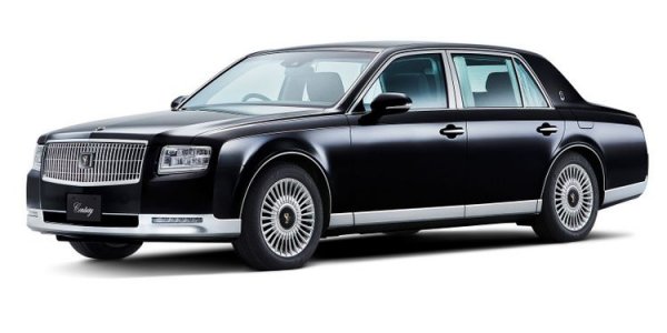 Тази луксозна лимузина е най-скъпият сериен модел на Toyota и е почти невъзможно да бъде видяна извън Япония. Причината е, че се продава само на вътрешния пазар, като струва близо 200 000 долара. И въпреки това, има голям списък от чакащи за нея.