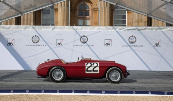 Ferrari 166MM, което през 1949 печели легендарното рали Mille Miglia в ръцете на Клементе Биондети и Еторе Салани, и месец по-късно триумфира в 24-те часа на Льо Ман, карано от Луиджи Кинети и Лорд Селздън. И до ден-днешен това е единствената кола, печелила двете състезания в една година
