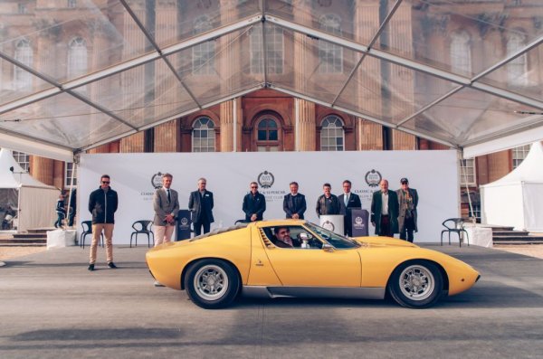 Класическо Lamborghini Miura SV от 1972, купено чисто ново от рок звездата Род Стюърт и описано в автобиографията му, спечели приза Salon Priv&eacute; Club Trophy
