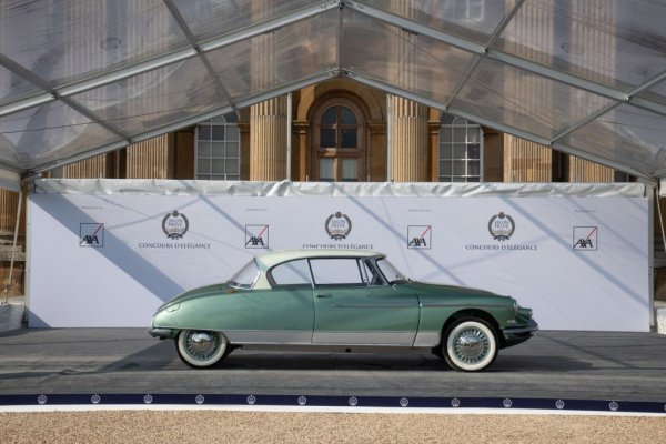 Citroen Le Paris - един от едва трите оцелели автомобила с купе, произведено от прочутия майстор Анри Шапрон. За разлика от другите две това е на платформата не на DS, а на по-бюджетния ID
