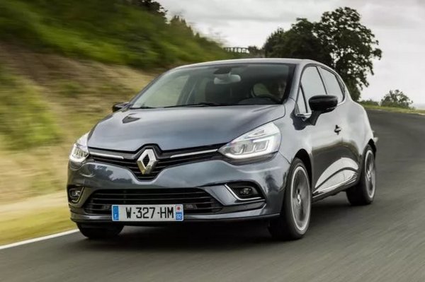 Спрямо 2019: +13%

След доста години на непрекъснат спад в интереса, сега Renault се радва на видим растеж на вторичния пазар. Масовото поскъпване на автомобилите пренасочи много хора към по-достъпните френски модели като Clio и Megane. Zoe е третият най-популярен електромобил на старо у нас, след Tesla Model 3 и BMW i3. 

Най-търсените модели:
Clio - 460
Megane - 402
Scenic - 312
Captur - 188
Zoe - 143
