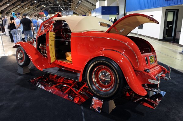 Кадри от тазгодишното американско автоизложение "Grand National Roadster Show"