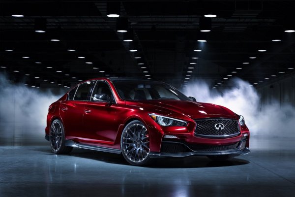 Infiniti Q50 Eau Rouge concept