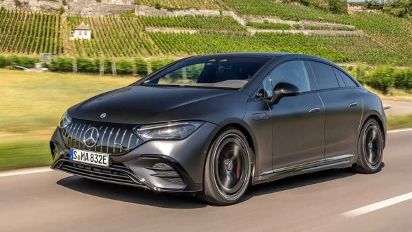 Версия на модела - Mercedes EQE 350+

Пробег с едно зареждане - 690 км

Капацитет на батерията - 97 kWh
