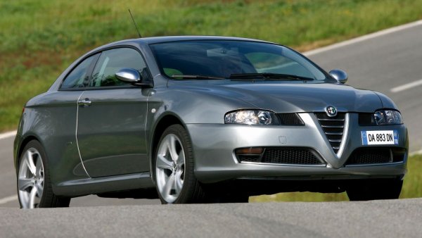 Днес можете да го имате на относително достъпна цена с налудничавата Alfa 147 GTA - стига да сте способни да преглътнете автомобил, в който неща като шарнири, вилки и водни помпи са консуматив. Можете да го откриете и в много други модели - Alfa 156 GTA, Alfa GTV, Alfa 166, Alfa Spider, Alfa GT и дори в произвежданата между 2003 и 2009 година Lancia Thesis. 
