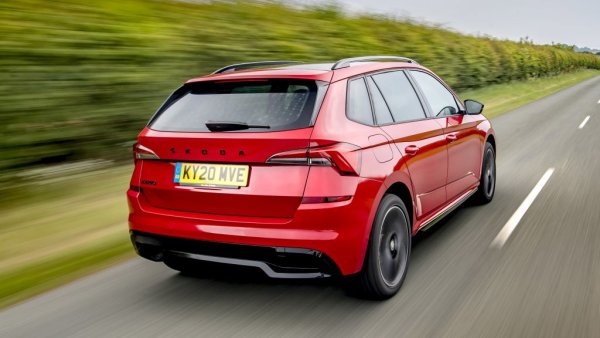 Най-малкият кросоувър на Skoda e поскъпнал с малко повече от хилядарка спрямо миналата година. Базовото ниво е с еднолитров турбобензин с 95 конски сили и 5-степенни ръчни скорости. Оборудването включва климатик, LED светлини, 6.5-инчова мултимедия с два USB-C порта, 16-цолови стоманени джанти, рейки на покрива, подлакътник отпред.

Цена през декември 2022: 34 980 лева
Цена през декември 2021: 33 600 лева
Цена през декември 2020: 30 630 лева
