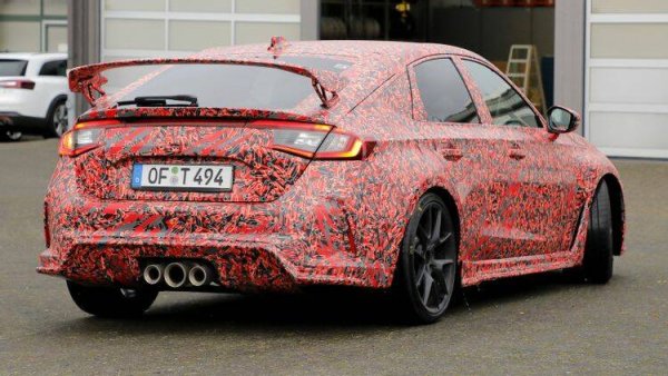 За новото поколение на моде засега се знае доста малко, но едно е сигурно &ndash; неговото най-силно оръжие, което е забележителното му управление, ще бъде доведено до съвършенство. Очаква се, че новият Type-R ще получи леко променен екстериор, но пък ще запази забележителния си 2,0-литров турбомотор VTEC, който отново ще бъде комбиниран с 6-степенна автоматична скоростна кутия.