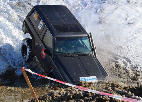 <p><strong>Сняг, кал и много мощни джипове&nbsp; </strong><br /><br />В  местността "Пчелина" край Разград се проведе офроуд състезанието  "Изгубени в Лудогорието 2012". В атрактивното шоу участваха 28  високопроходими джипа от страната.</p>