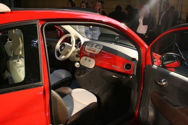 Българската премиера на Fiat 500C - кабрио версията на познатото бижу Fiat 500 