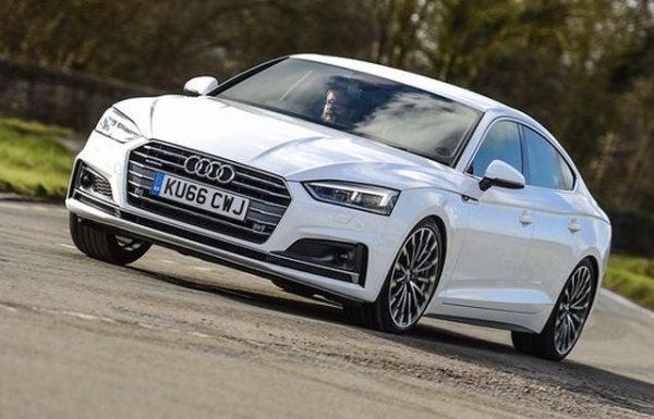 Стилен, ефективен и елегантен: Audi A5 Sportback е идеален за тези, които копнеят за външния вид на купе, но се нуждаят от допълнителна практичност на представителен автомобил. Пътниците отзад няма да имат толкова много място в сравнение с обикновеното Audi A4 , но това е жертвата, която трябва да направите за по-елегантния външен вид. Трябва да имате предвид твърдото окачване на моделите S.