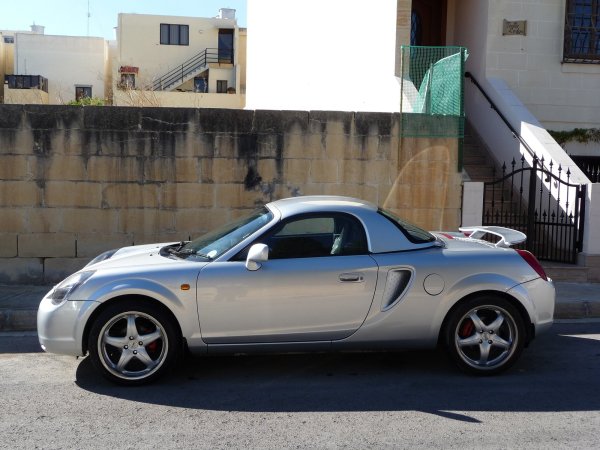 Класически японски спортен автомобил, който доказва, че времето няма власт над него. За съжаление, производството му беше съкратено заради ниските продажби. В САЩ екземпляри от модела се срещат за около 15 000 долара, а поддръжката му излиза около 440 долара на година.