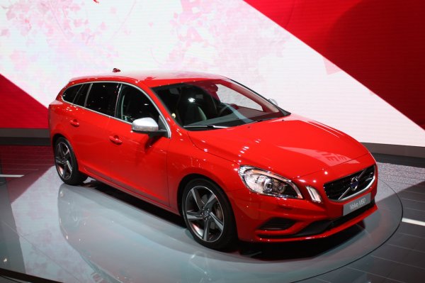 Volvo S60 и V60 R-Design / Париж 2010
