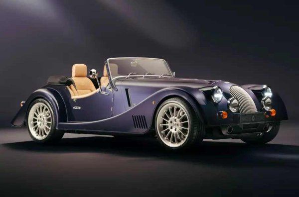 Краят на роудстъра е началото на 2025 година. В навечерието на това събитие компанията показа окончателната версия на Pinnacle. Ще бъдат направени само 30 бройки, цената на всяка започващ 96 995 паунда. Клиентите ще могат да избират всякакъв цвят за каросерията, включително по програмата за персонализиране paint to sample. Интериорът е тапициран със светлокафява, нежно синя или тъмнокафява кожа, както и с овча кожа за стелките, тиков фурнир и масивно дърво.
