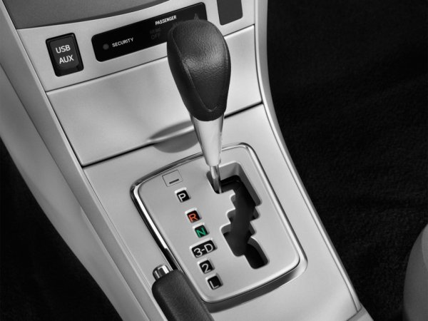 През 2009 година се завръща провереният автомат с хидротрансформатор Aisin U340E. Единствената претенция към него е, че има само 4 предавки. Като цяло, това е много надежден агрегат, който при правилно и редовно обслужване изкарва дори до 300 000 км с незначителни проблеми.