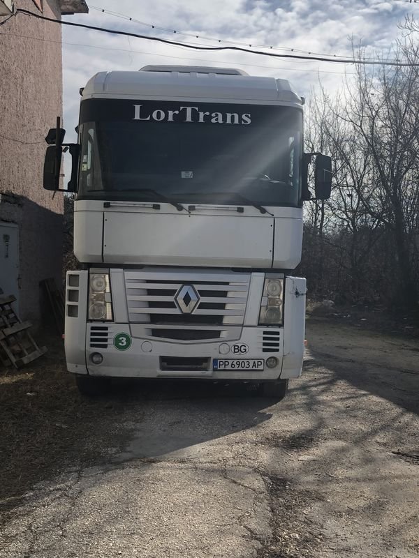 Описание: Товарен автомобил, марка - RENAULT, модел - Magnum, рег.№ PP6903AP, рама №VF617GSA000000956, двигател № 492243. Година на производство - 2005, мощност - 353 кВт.

Първоначална цена: 6750 лв.
