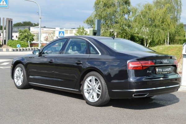 Цена като нов - 102 205 лири  
Цена след три години - 28 325 лири
Губите: 72.3%
Представителните лимузини по традиция са сред най-бързо обезценяващите се автомобили на пазара - просто защото потенциалните купувачи втора ръка си дават сметка за огромните разходи по поддръжката им (макар че много българи въпреки това ги намират неустоими). A8 изпреварва с малко S-класата и BMW Серия 7.
