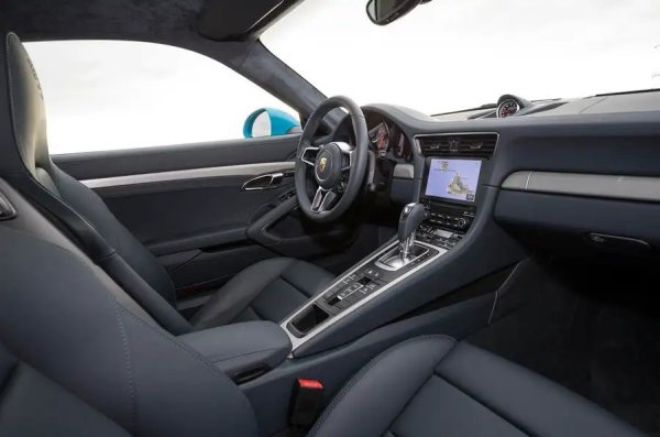 Силни страни - впечатляваща производителност, прекрасно управление, красиво завършен интериор.

Слабости - шум от пътя, все още е твърде скъпо, дори използвано.
