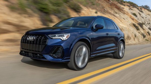 Спрямо миналата година: -1% спад 
Минималният спад при Q3 на фона на същия период на 2024 се изразява всъщност в един регистриран автомобил по-малко. В последните два месеца има известно затихване на продажбите в очакване на новото, трето поколение на модела (Typ FJ), чиято премиера бе тази есен. 
