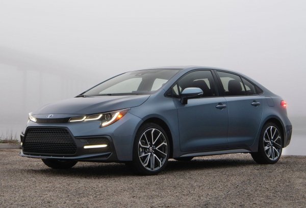 Новото поколение на модела е отскоро на пазара, като по документи предлага 470 литра. И тук се забелязва разлика, като реално това са 404 литра.
