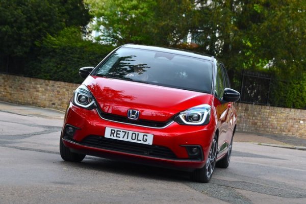 Рейтинг на надеждност - 98,2% 

Проблемите, различни от електричеството на двигателя, са били основни за 8% от собствениците на Jazz. Малък процент от превозните средства са имали повреди на батериите, двигателя, скоростната кутия/съединителя, вътрешната облицовка и сателитната навигация. Близо три четвърти са останали в сервиза под седмица, като всички ремонти са по гаранция.