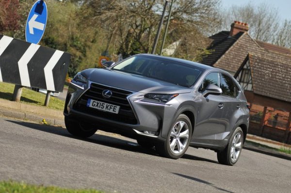 Рейтинг на надеждност - 98,5% 

Много малко собственици на NX са имали проблеми с колите си - само 3%. Каросерията и електрическата система (без тази на двигателя) са най-често споменаватите, следвани от интериора и сателитната навигация. Lexus е поел разходите за всички ремонтни дейности и единственият недостатък в оценката за надеждност на модела е, че 60% от автомобилите е трябвало да останат повече от седмица в сервиза.