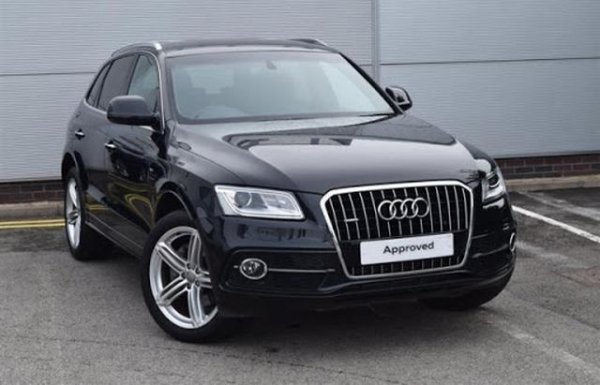 Петгодишни Q3 се предлагат между 22 000 и 50 000 лева, и са преобладаващо с 2.0 TDI - функция както на предпочитанията на българите към дизела, така и на охлаждането към тези агрегати на Запад след Дизелгейт, което доста смъкна цените им там. 
При Q5 офертите тръгват от 32-33 хиляди лева и стигат до 70 000, но средната цена е около 45 000. Най-популярният двигател е - сигурно ще се изненадате - 2.0 TDI. 
У нас има доста богато предлагане и на Q7 за по 60-70 хиляди лева, най-вече с 3.0 TDI. 


