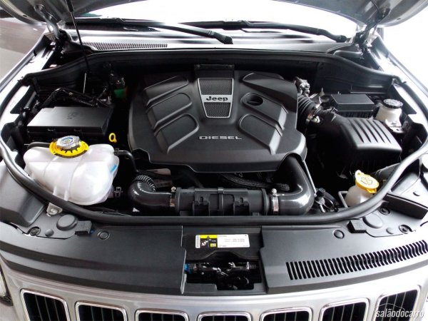 Основни проблеми: колянов вал, инжекционна помпа, маслен радиатор.

Ако третото поколение на Jeep Grand Cherokee беше оборудвано с капризния Mercedes OM642, тогава собствениците на автомобили от поколение WK2 страдаха от дизеловия двигател Fiat V6. Това е съвместна разработка на VM Motori и Fiat Powertrain. Двигателят дебютира на Jeep през 2011 г., като се поставя също така на Chrysler 300С, Maserati Ghibli и Quattroporte

