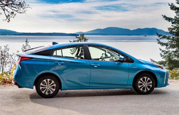 Превозни средства, които изминават повече от 200 000 мили - 3,9%
 
Карл Брауер, изпълнителен анализатор на iSeeCars, рекламира „ниските разходи за поддръжка и високата горивна ефективност“ на Prius. Моделът от 2022 г. на това хибридно превозно средство може да се похвали с впечатляващите 4 л/100 км.