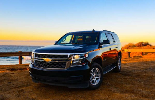 Превозни средства, които изминават повече от 200 000 мили - 4,4%
 
Компанията за потребителски изследвания, данни и анализи J.D. Power смята, че Tahoe е №1 заедно с GMC Yukon в категорията „Най-добри големи SUV“ за 2022 г., отчасти благодарение на икономията на гориво и гласовия асистент. Tahoe може също така да регулира окачването си в зависимост от пътните условия, дори да регулира височината на автомобила, за да осигури повече клиренс. 