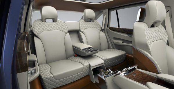 Bentley EXP 9 F SUV