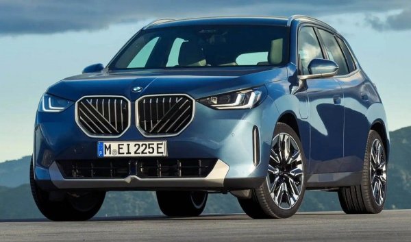 В началото на миналата година BMW още наваксваше с поръчките, натрупани по време на кризата за чипове, и отчиташе рекордни продажби. Сега следва очакван спад (-18%). Чисто новото Х3 излиза начело по продажби, за пръв път от дълги години насам в Топ 3 има два модела, които не са кросоувъри. 

Най-продавани модели: 
X3 - 34
5 Series - 30
3 Series - 29
X4 - 24
X5 - 18

