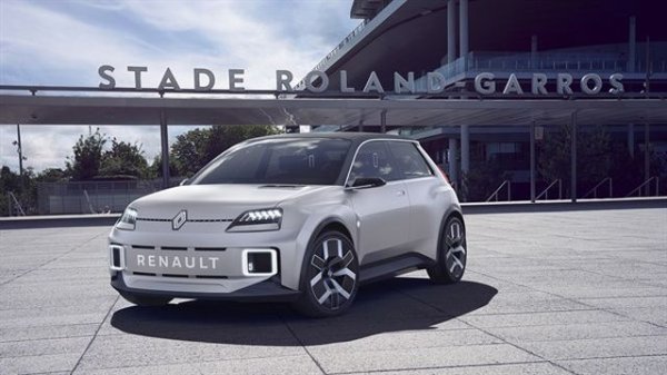 - Няма да коментирам ценовата политика. Но е очевидно, че трябва да следим какво предлага пазарът. При появата на все повече конкуренти трябва да се погрижим нашето предложение да остава най-доброто. Така че, без да отговарям директно на въпроса ви, аз на практика ви отговарям. 
Колкото до Renault 5, не мисля, че ще има много клиенти, колебаещи се между него и Spring. Това не са директни конкуренти. 
