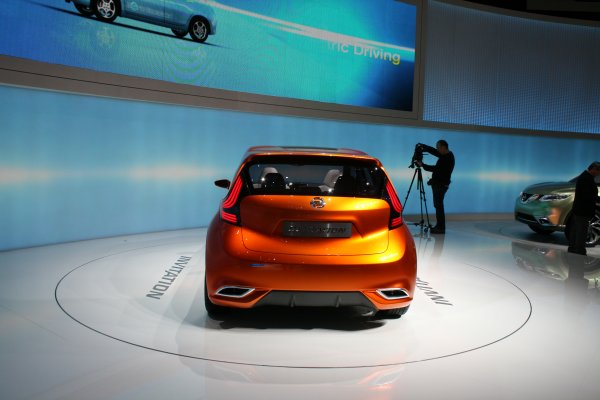 Женева 2012 / Nissan Invitation Concept