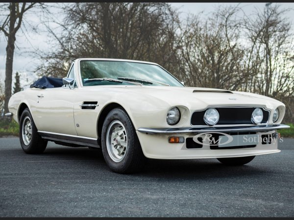 Очаквана цена: &euro;60,000 - &euro;90,000
Aston Martin V8 е достатъчно рядък автомобил сам по себе си, но версиите, преработени в кабриолети от ателието на Banham, се броят на пръстите на двете ръце. Колата е още с оригиналния двигател. 
