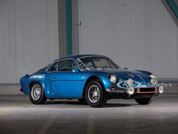 Очаквана цена: &euro;100,000 - &euro;120,000
Емблематична френска спортна кола, която за кратко се произвеждаше и в България (като Булгаралпин). Този конкретен автомобил е в оригиналното си състояние и със специален сертификат от историка на марката Жил Валериен. 
