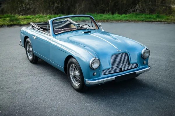 Очаквана цена: &euro;150,000 - &euro;200,000
Доста рядък автомобил - само 46 бройки са били произведени за износ към пазари с ляв волан. Под капака обаче не е оригиналният двигател, а 3.6-литров редови шестак от DB4. 
