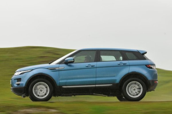 Land Rover разполага с гама от атрактивни и мощни автомобили, но тази година отново тяхната надеждност беше поставена под въпрос от резултатите от това проучване. Неговият Evoque (2011-2019 г., на снимката) е вторият най-ненадежден модел в класа на семейните SUV, докато Discovery е най-ненадеждният луксозен SUV, следван от Range Rover (2013-2022) и Range Rover Sport (2014- настояще) в същия клас.