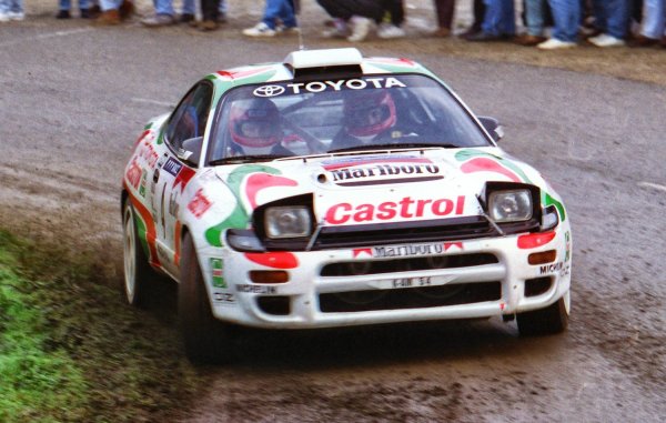 Успехите в Световния рали-шампионат продължават и с петото поколение на Celica. Именно с него, японците взимат три титли за пилотите и една за конструкторите във WRC между 1992 и 1994 година. Първият триумф идва с титлата на Карлос Сайнц през 1990, който повтаря успеха си и през 1992. През 1993 лидер в шампионата става Юха Канкунен, като Celica печели и титлата при конструкторите.

Що се отнася до "цивилната" версия, тя представя нов, заоблен дизайн, а в Япония се предлага и версия с 4 завиващи колела. Гамата от двигатели - атмосферни и турбинирани се разраства, нараства и мощността в различните агрегати.