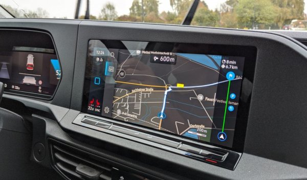 Съотнесен спрямо предшественика си, Caddy е по-скъп. Добре оборудване Caddy с 2-литров TDI и DSG-кутия лесно превишава границата от 60 хиляди лева. Истината, както обикновено обаче, се крие в директното сравнение. За сходно оборудван Tiguan разговорът ще започне на 75 хиляди лева, сходен Passat комби ще няколко хиляди лева по-скъп,  а сходен Golf комби ще е не повече от 5-6 хиляди лева по-изгоден &ndash; но при много по-малко вътрешно пространство. Като крайна цел, претеглено през план за използване на този автомобил за поне 8-10 години, Caddy си заслужава парите заради високата степен на прагматизъм и полезност. А и изкуството на купувача е да се срещне с изкуството на търговеца и да договори най-добра цена за конкретната сделка.
