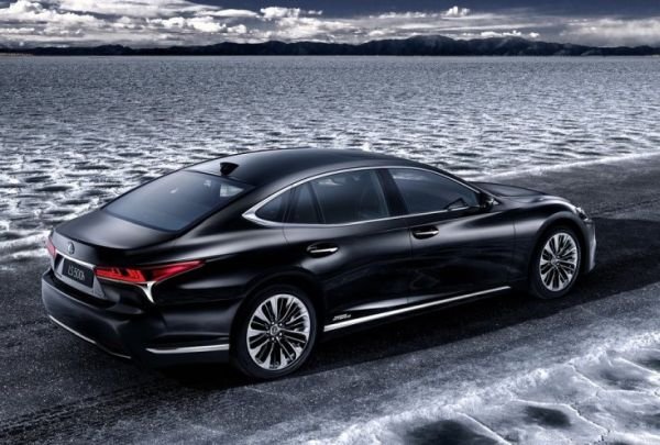 Lexus LS 500h 