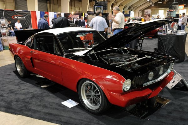 Кадри от тазгодишното американско автоизложение "Grand National Roadster Show"