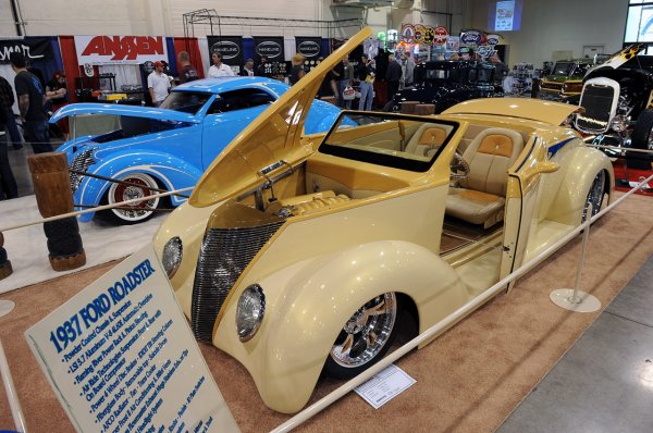 Кадри от тазгодишното американско автоизложение "Grand National Roadster Show"